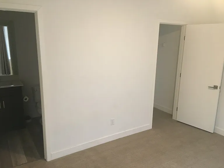 752 Shoreline Rd — Photo 12