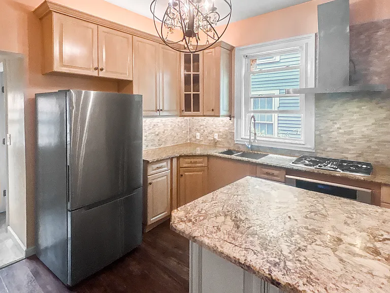630 Kossuth St #1 — Photo 25