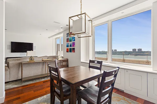 Sold by BLU Real Estate | media 5