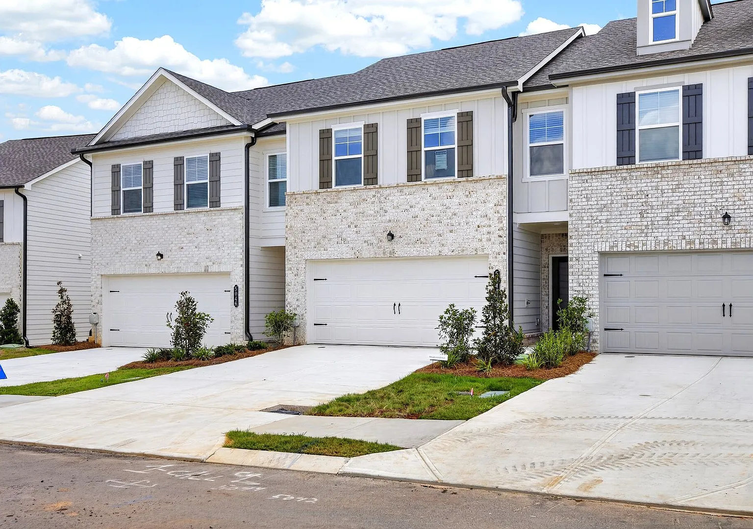 Brand-New 3 Bed, 2.5 Bath Townhome with 2-Car Garage! — Photo 2