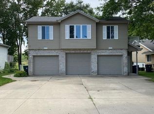 6721 Jacobsen Ln, Racine, WI 53406