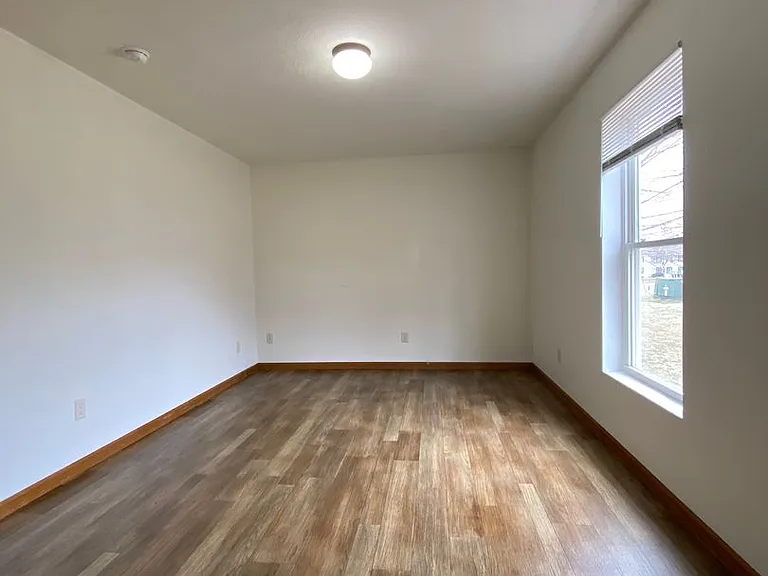 275 Woodridge Ct — Photo 35