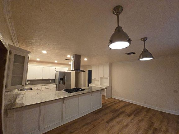 4th image of 3405 S Wofford Ave