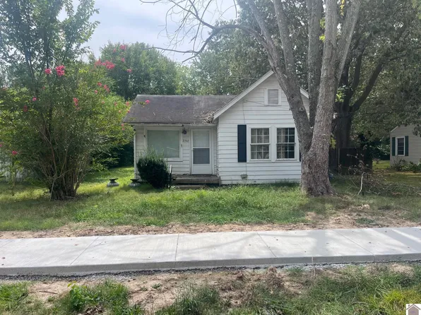 2702 Jones St, Paducah, KY 42003