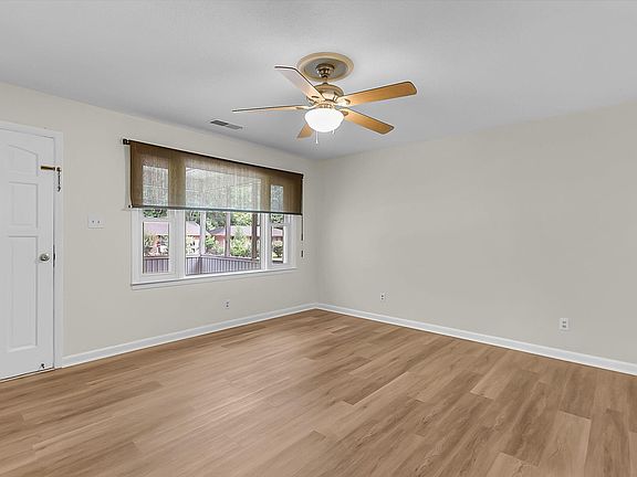4th image of 5433 Pennsylvania Dr