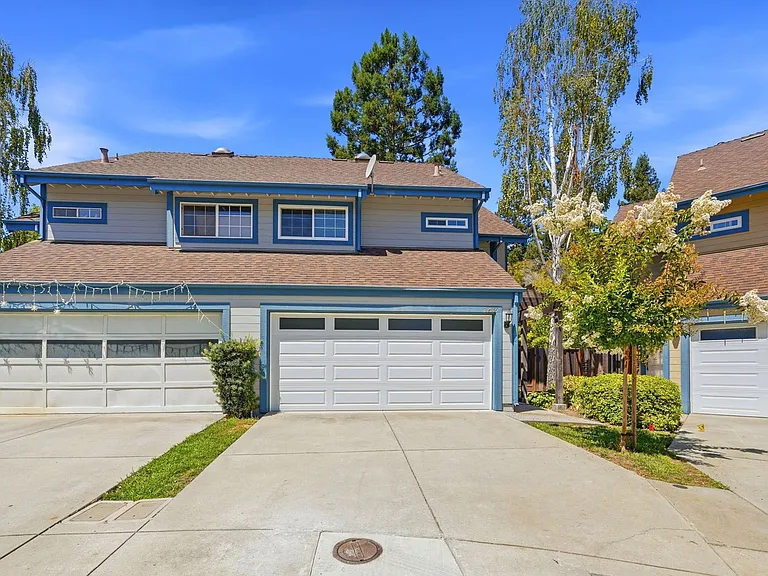 22555 Kinst Ct — Photo 1