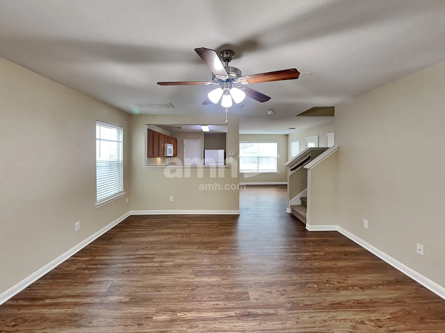 3 bed, 2.5 bath, 1758 sqft, $1,935 — Photo 4