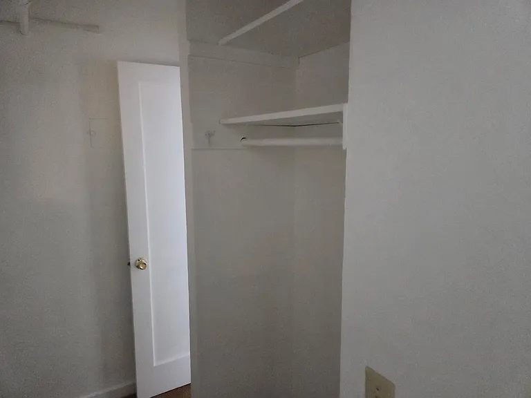 1017 F St #6 — Photo 2