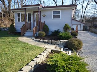 2910 Farmdale Rd, Akron, OH 44312