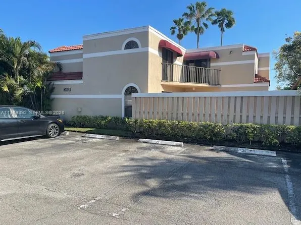 3955 Village Dr Unit D, Delray Beach, FL 33445