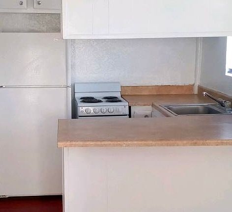 2nd image of 3510 1/2 Thaxton Ave SE