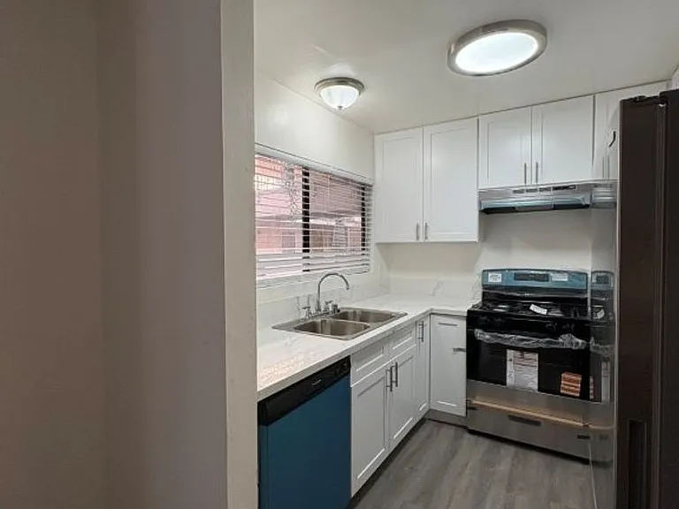 Three Gardens, 14133 Sylvan St. — Photo 32
