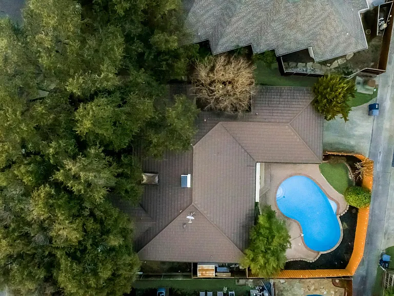 8810 Vista Oaks Cir — Photo 35