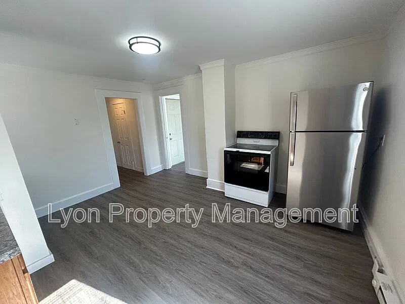 2 bed, 1.0 bath, $1,695 — Photo 3