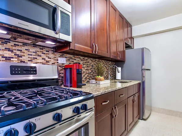 310 West 56th Street image 8 of 16