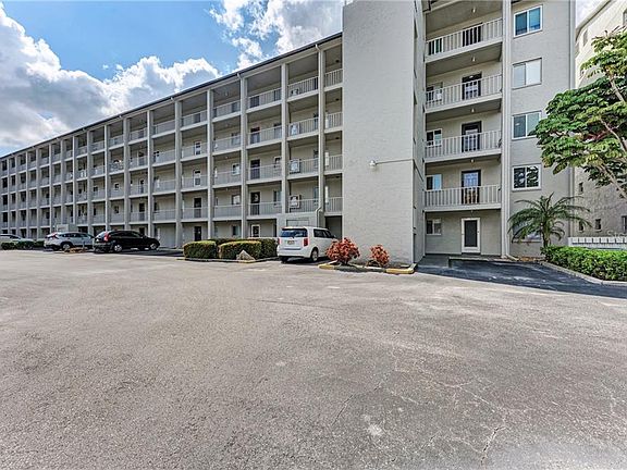 3rd image of 3374 Lake Bayshore Dr #P220