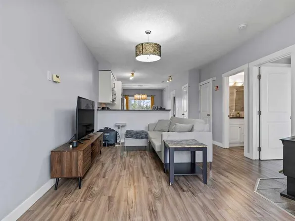1540 S 17th Ave SW #304, Calgary, AB T2T 0C8