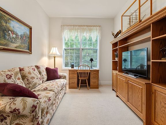 4th image of 24 W View Ln #24