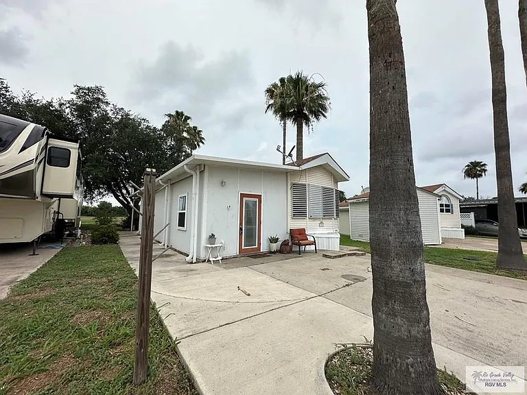 320 Mississippi River Blvd — Photo 3