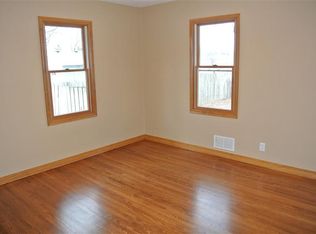 1978 Adolphus St N, Maplewood, MN 55117