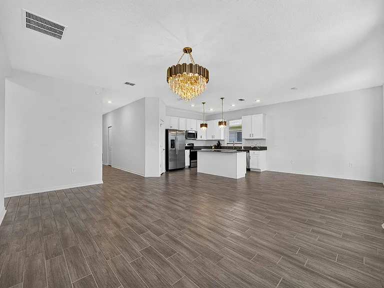281 Piave St — Photo 9