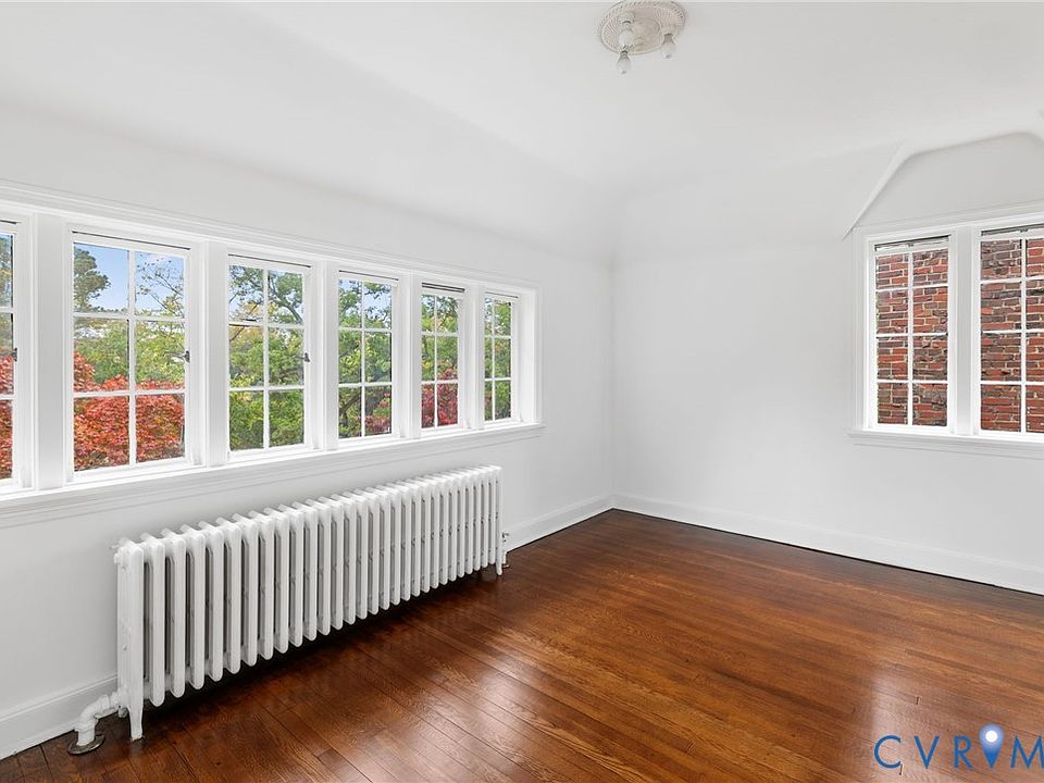 23rd image of 701 Appomattox St