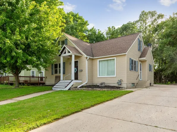 709 8th St NE, Waseca, MN 56093