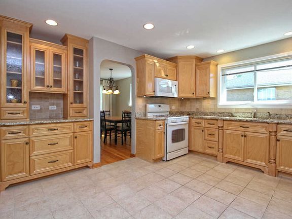 2nd image of 4855 W Oak Center Dr