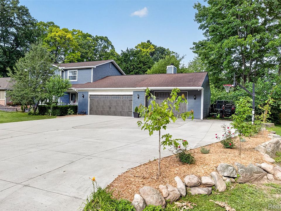 1st image of 5890 Chickadee Ln