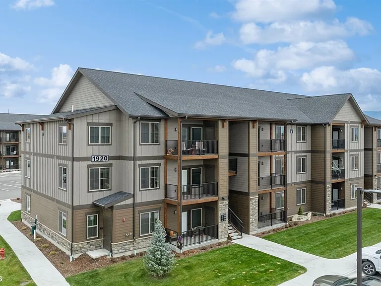 1920 Jefferson Blvd #207-C — Photo 2