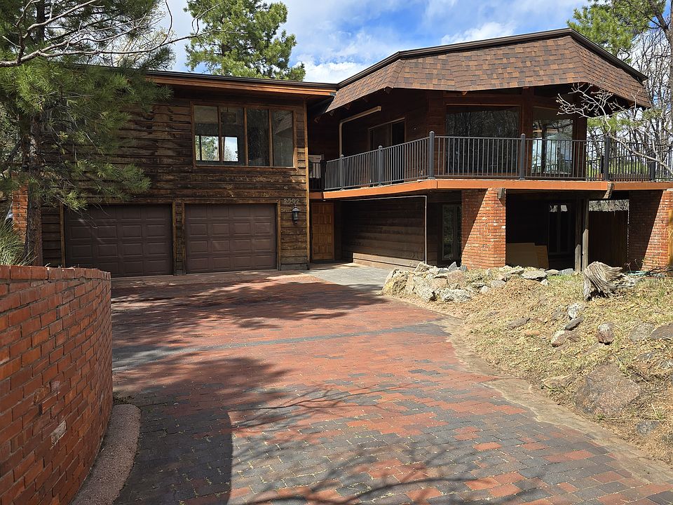 Welcome to your new home with huge living spaces and views of the City, Cheyenne Mountain and the foothills.