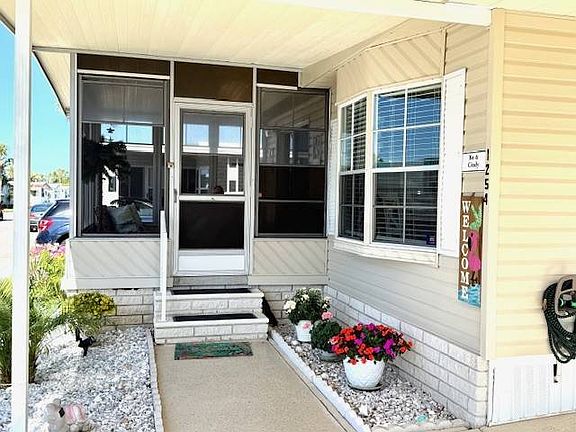 3rd image of 1071 Donegan Rd #1254