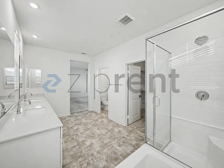 15796 Caterpillar Dr — Photo 20