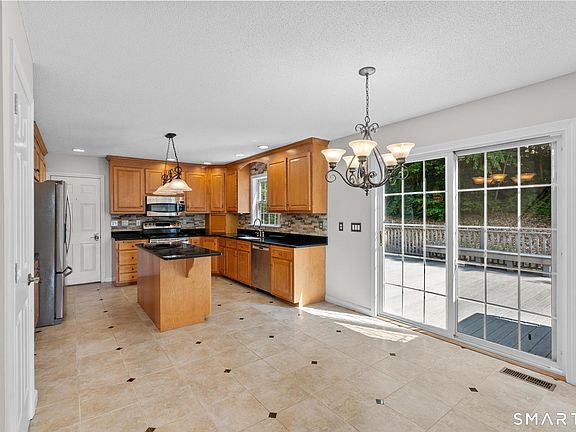 4th image of 38 Thompson Hill Road