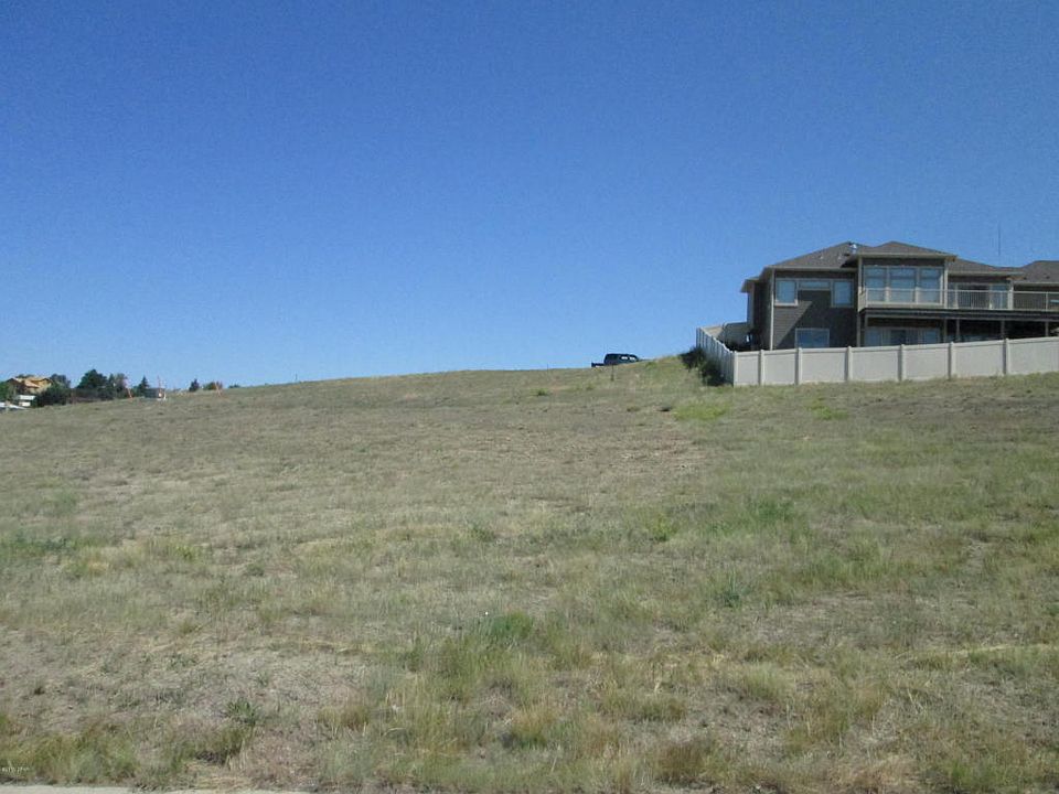 2nd image of 913 Skyline Dr NE