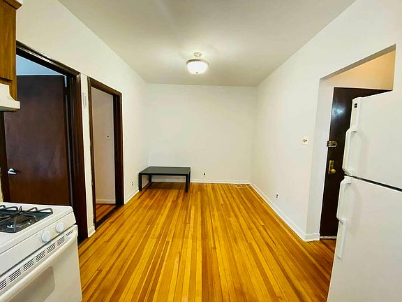 4th image of 25-72 42nd St #2FR