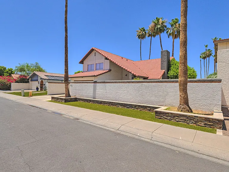 1602 E Weathervane Ln — Photo 21