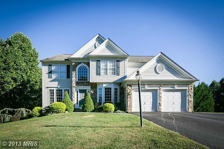 1st image of 203 Campus Lakes Ct