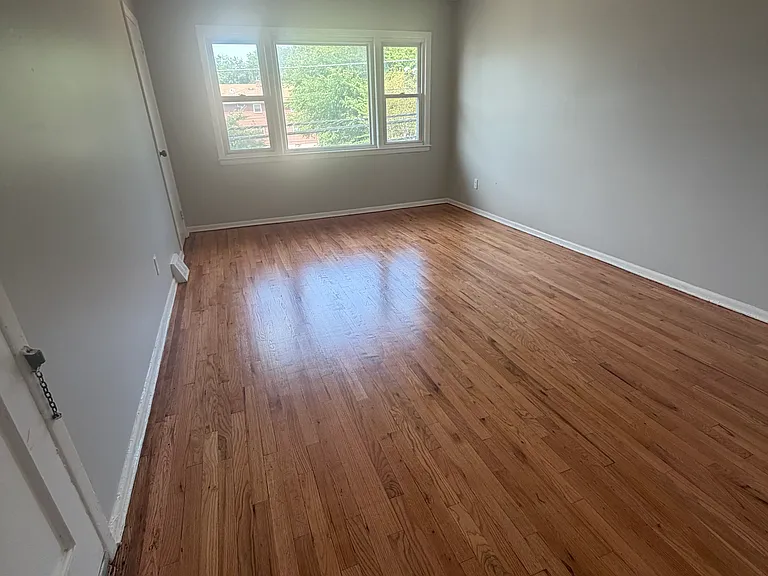 919 Chandler Ave #2R — Photo 3