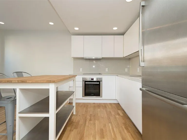 338 Harvard St #2 — Photo 4