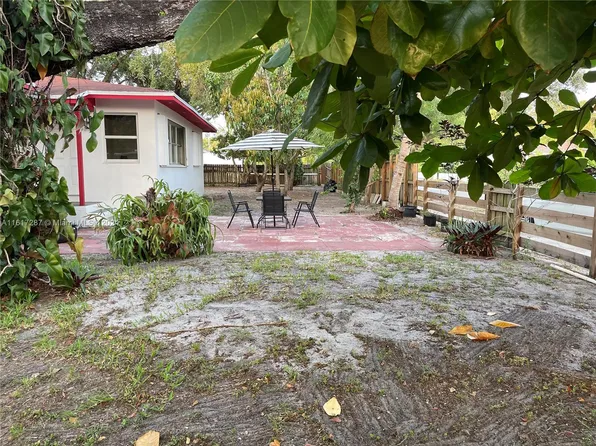 905 NE 129th St, North Miami, FL 33161