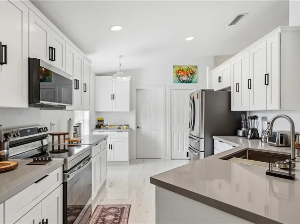 845 Greenleaf Cir, Vero Beach, FL 32960