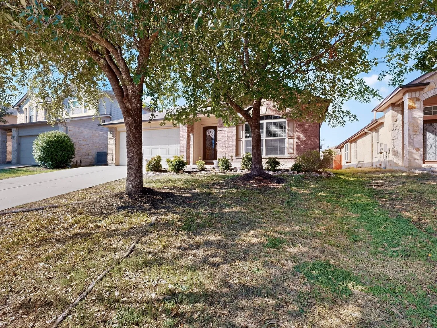 4 bed, 2.0 bath, 1933 sqft, $2,200 — Photo 3