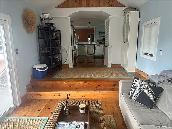 4th image of 744 Main St House 1