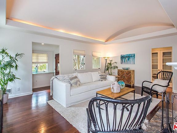 4th image of 3253 Oakshire Dr
