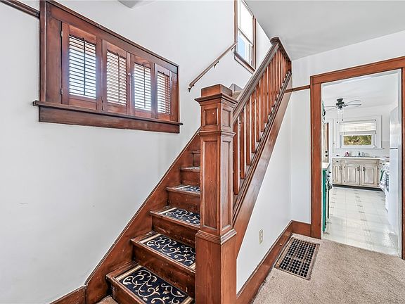 5th image of 486 Tamplin St