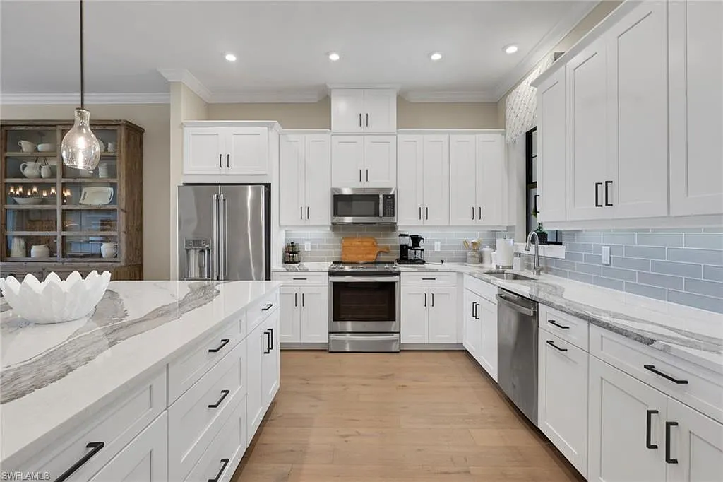 3 bed, 2.5 bath, 2343 sqft, $8,500 — Photo 4