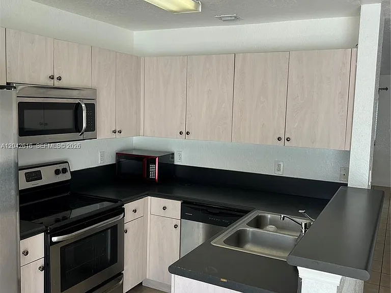 183 Hidden Court Rd #F-33 — Photo 5