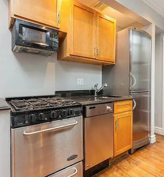 416 E 13th St #4A — Photo 2