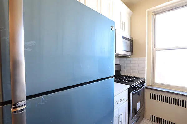 Rented by Douglas Elliman | media 6